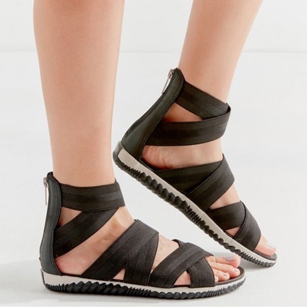 Sorel out n about plus strap zip sandles